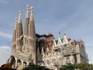 800px-Sagrada_Familia_02